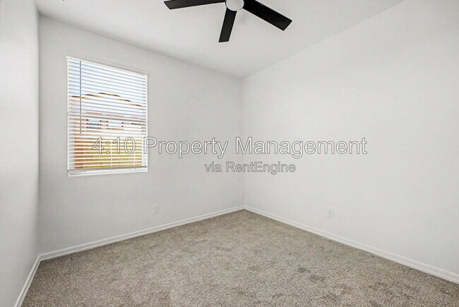 Building Photo - 4433 E Rock Daisy Ln