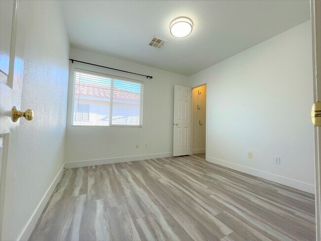 Building Photo - 5290 Guardian Peak St