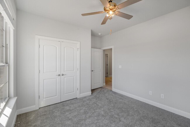 Building Photo - 500 Piper Ln