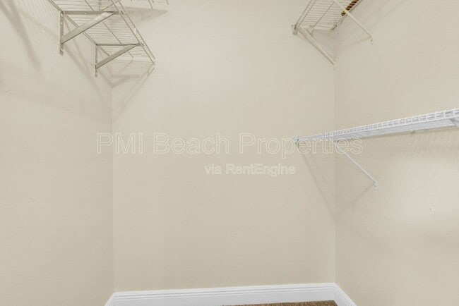 Building Photo - 2333 Waterside Dr