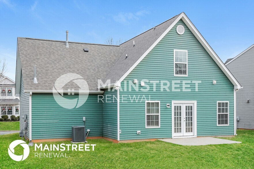 Building Photo - 4825 Green Spring Dr