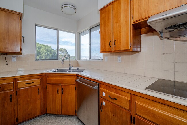 Building Photo - 1170 Tuolumne Ct