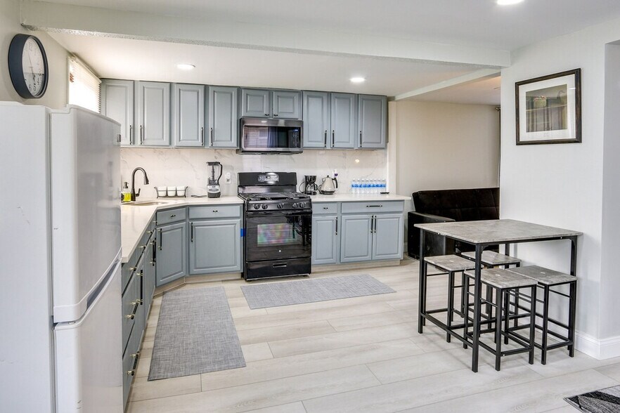 Building Photo - 301 Lembeck Ave