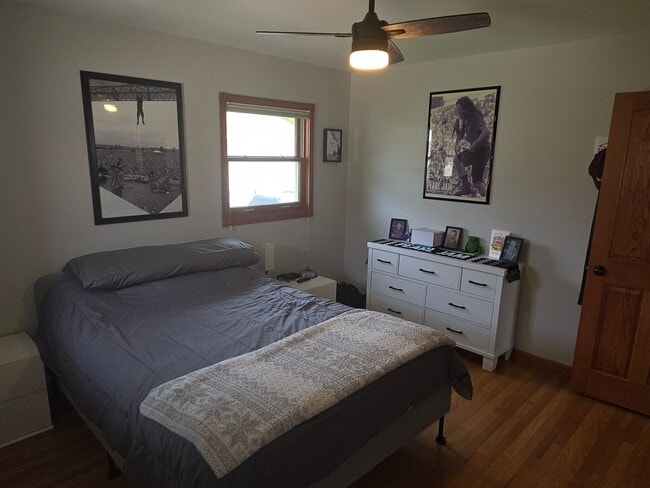 Building Photo - Updated 3 bedroom Racine ranch