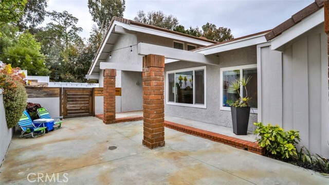 Building Photo - 204 Calle Del Juego