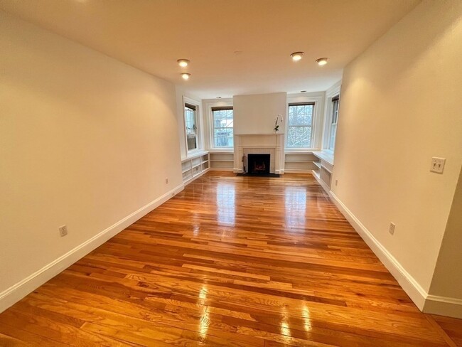 Building Photo - 41 Linnaean St