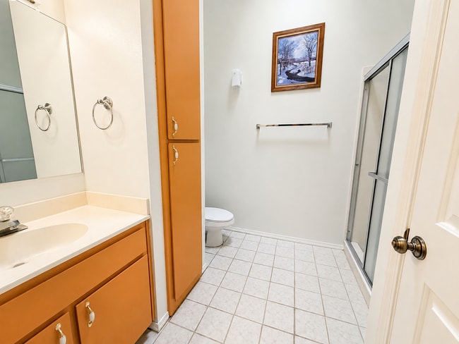 Building Photo - 4925 Summit Cir