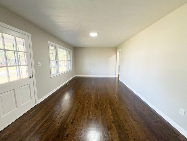 Building Photo - Newly Remodeled Brick Home