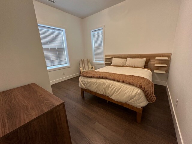 Building Photo - 835 S Edison St