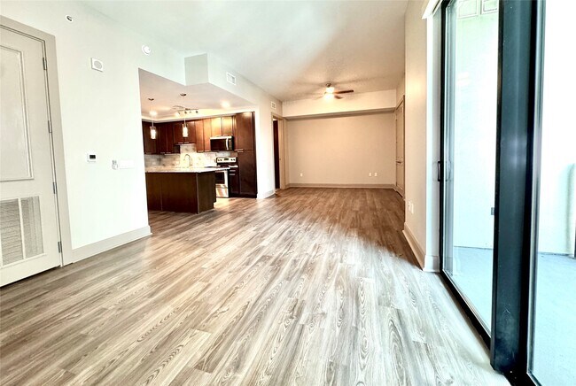 Building Photo - 9787 Katy Fwy
