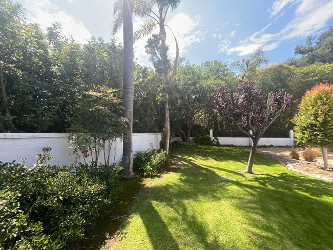 Building Photo - 1302 Cadena