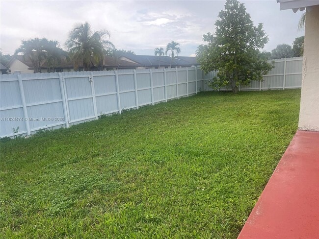 Building Photo - 16852 SW 148th Ave
