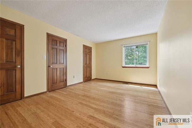 Building Photo - 153 Thoreau Dr