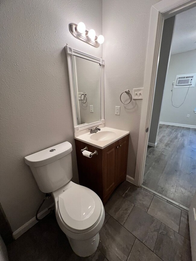 Building Photo - Charming One Bedroom Home In Prospect Hill
