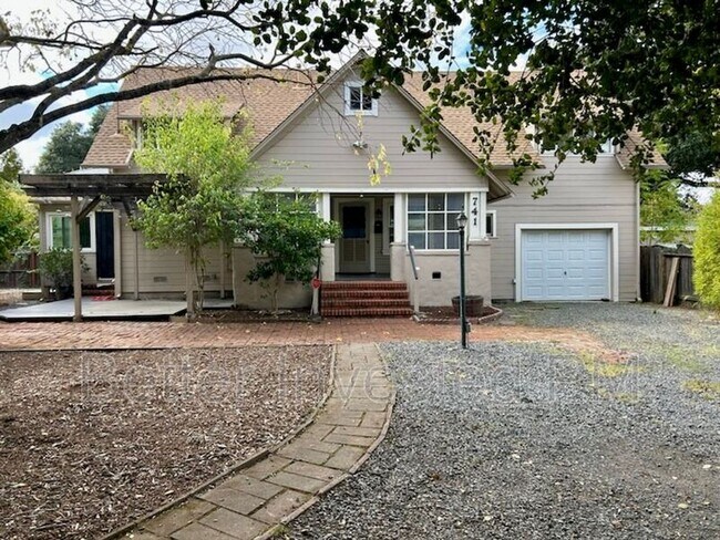 Primary Photo - 741 North St