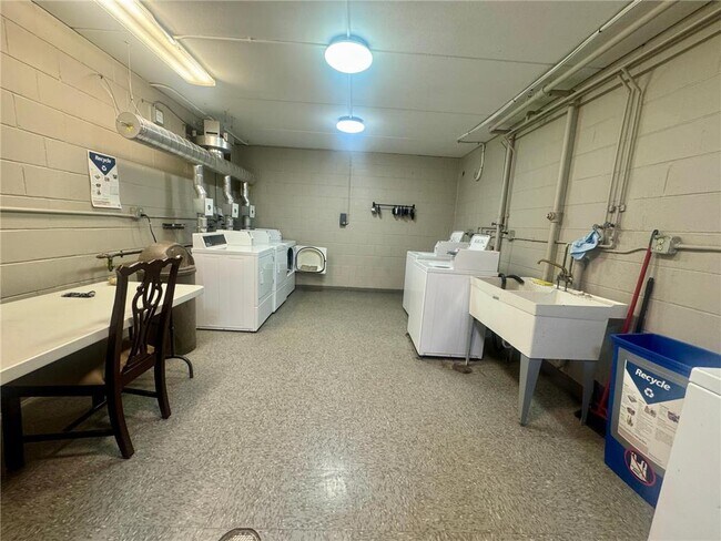 Building Photo - 3150 Excelsior Blvd