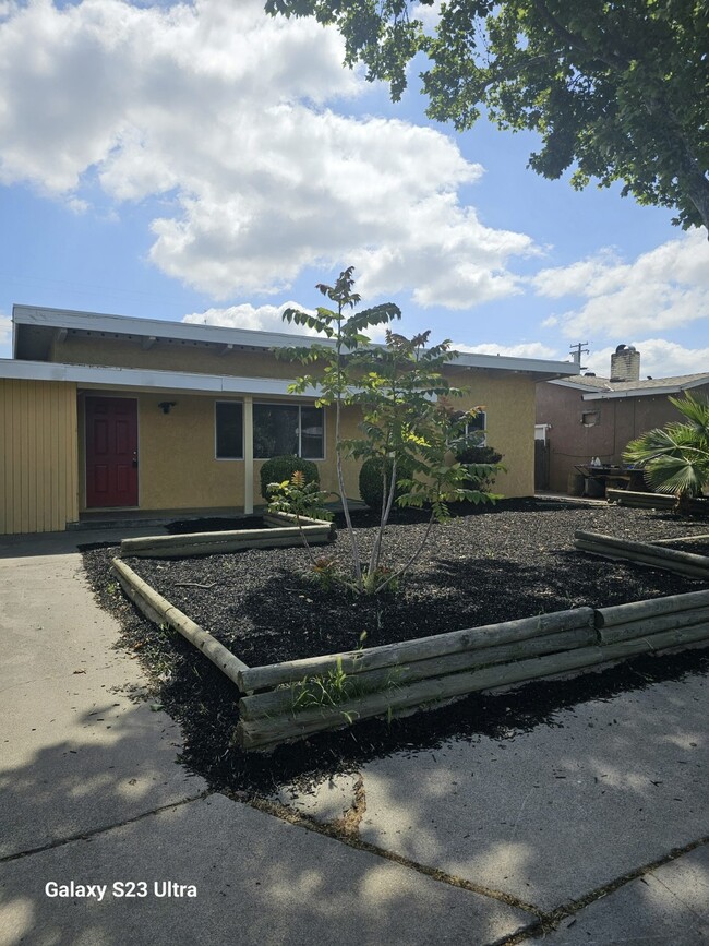 Primary Photo - 606 Placid Ln