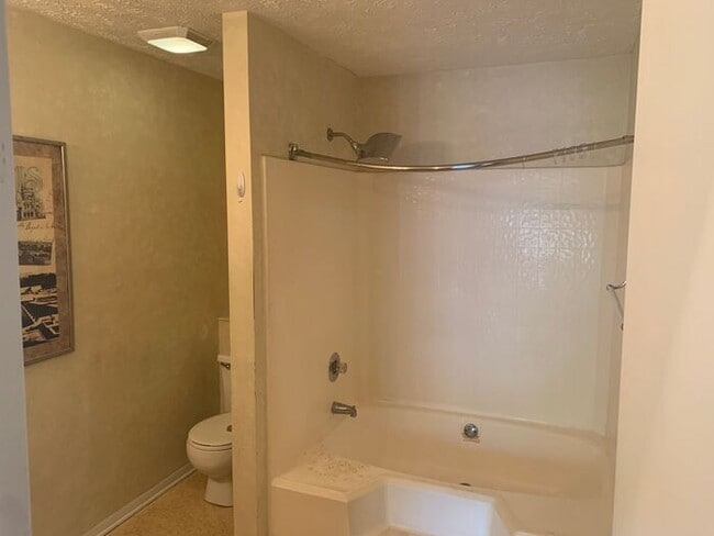 Building Photo - 1820-6 Tryon Drive