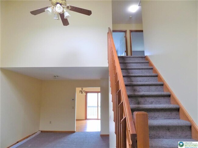 Building Photo - 2733 Victoria Ln