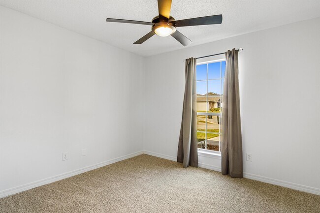 Building Photo - 618 Westchase Ct S