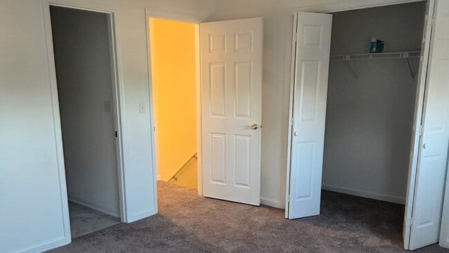 Building Photo - 905 Park Pl NE