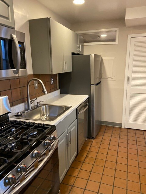 Kitchen - 2038 18th St NW
