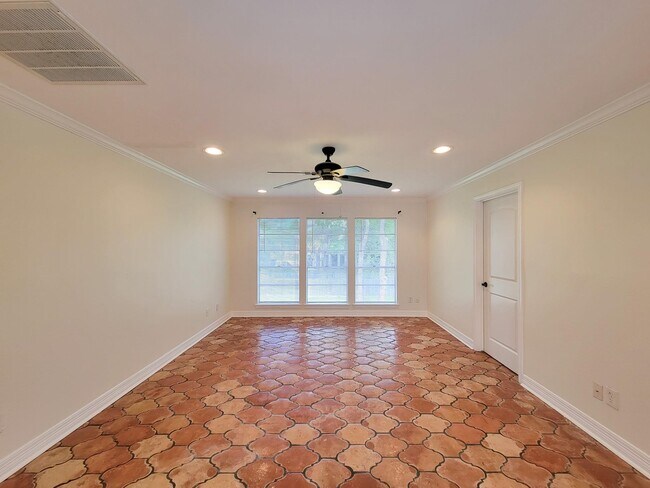 Building Photo - 18603 Point Lookout Dr