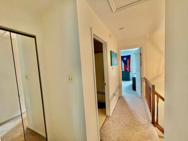 Building Photo - 425 Parkridge Ln