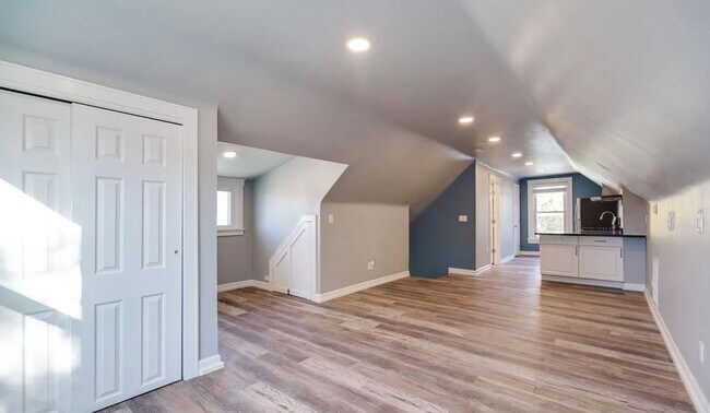Building Photo - 4326 Brownway Ave
