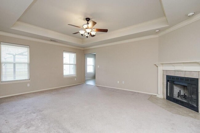 Building Photo - 4407 SW Limestone Ave