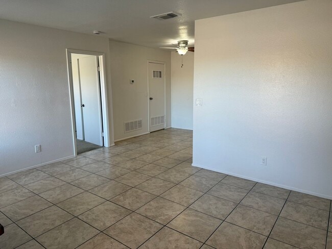Building Photo - Shadow Mountain 2 Bd/2Ba Single-Level Townhome w/ Fireplace & Pool **$500 off 1st Month**