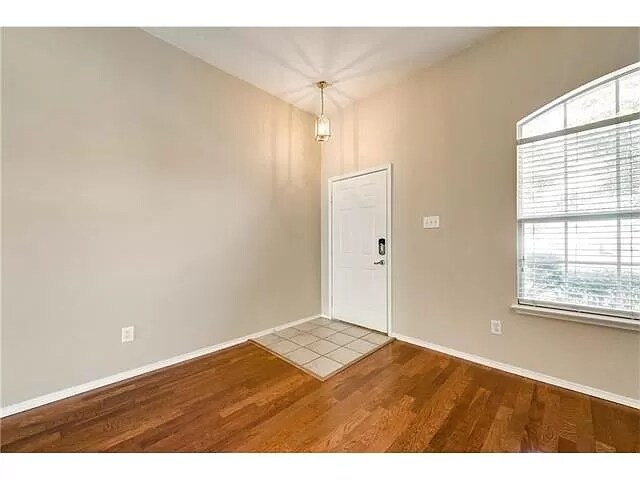 Building Photo - 9117 Newport Ln