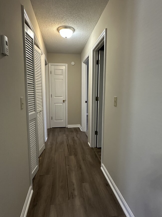 Building Photo - 1428 Central Ln