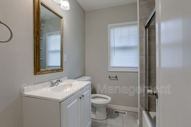 Building Photo - 2431 E 68th St