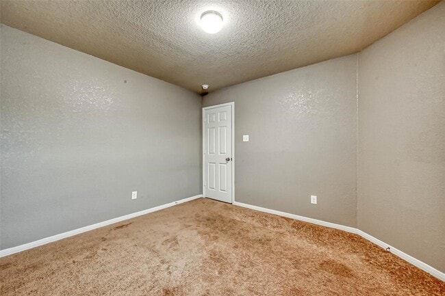 Building Photo - 2561 Magnolia Fair Way