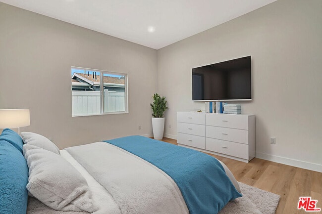 Building Photo - 11108 Norris Ave