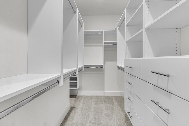 Building Photo - Must See Beautiful 3BR Home in Nexton with Primary Suite Downstairs and a Fenced in Yard & Upstai...