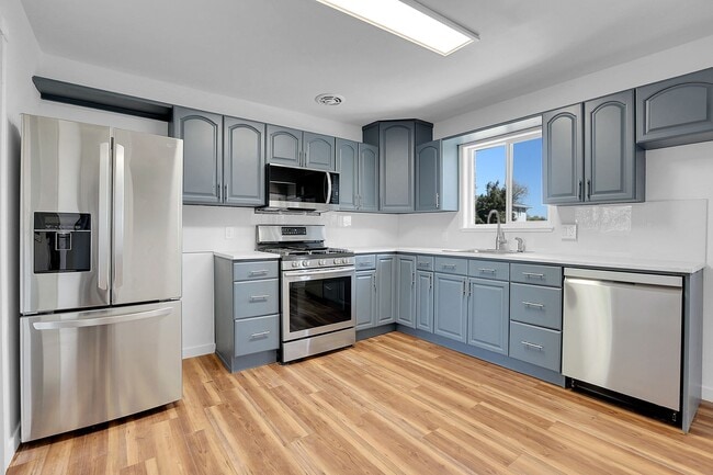 Building Photo - 4 bedroom, 2 bath Home in Golden