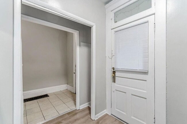 Building Photo - 196 W 8th Ave