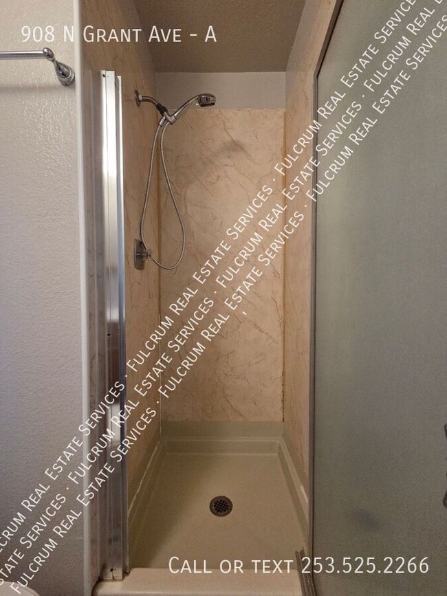 Building Photo - 908 N Grant Ave