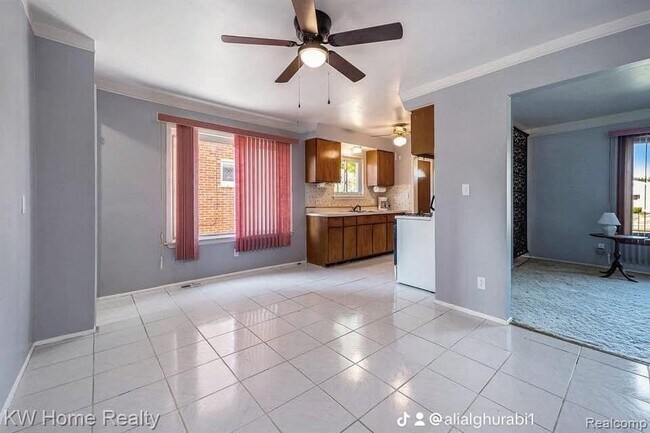 Building Photo - 8160 Woodbine St