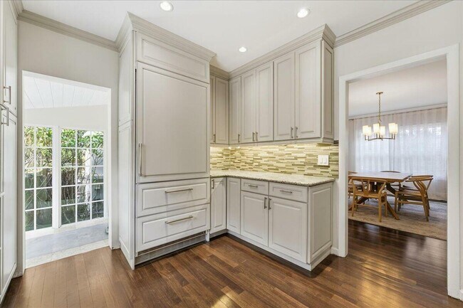 Building Photo - 459 NE 15th Ave