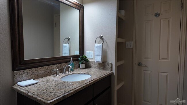 Building Photo - 16 Highland Park Ave