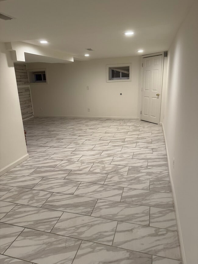 Building Photo - 1304 2nd Rd