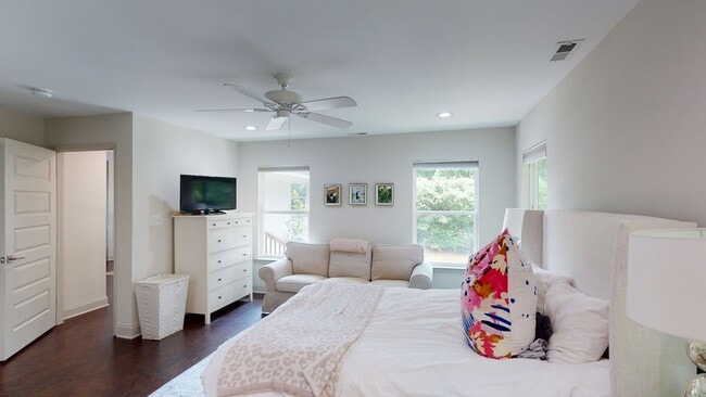 Building Photo - 1329 Mockingbird Ln