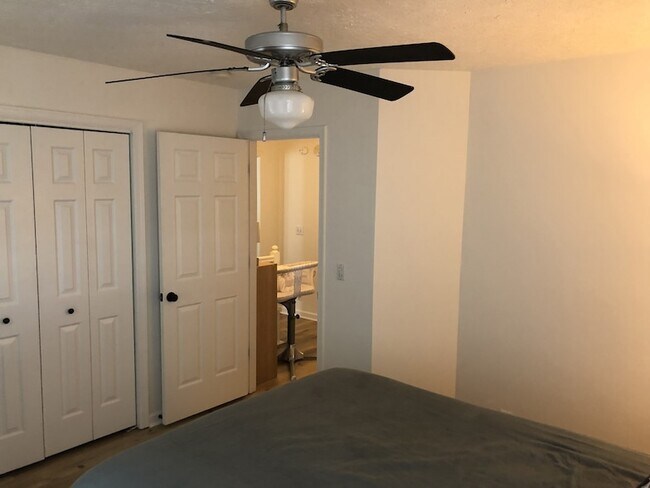 Building Photo - 800 Tintern Abbott Ct