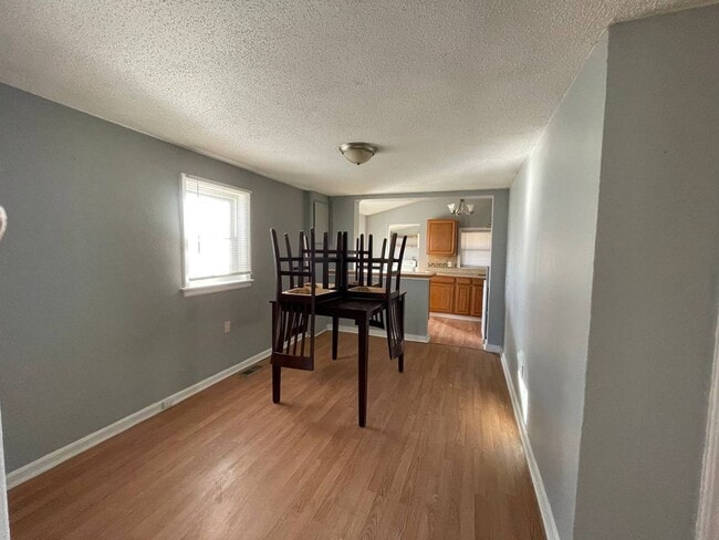 Building Photo - 1016 S Woodbury St