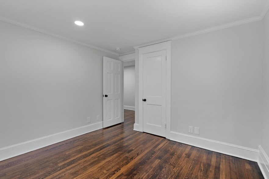 Building Photo - 114 Linderman Ave