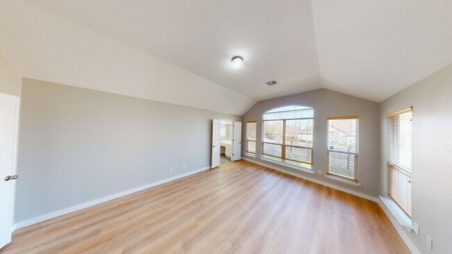 Building Photo - Elegant home in Pflugerville with great fe...