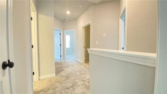 Building Photo - 4591 Silver Oak Dr SW